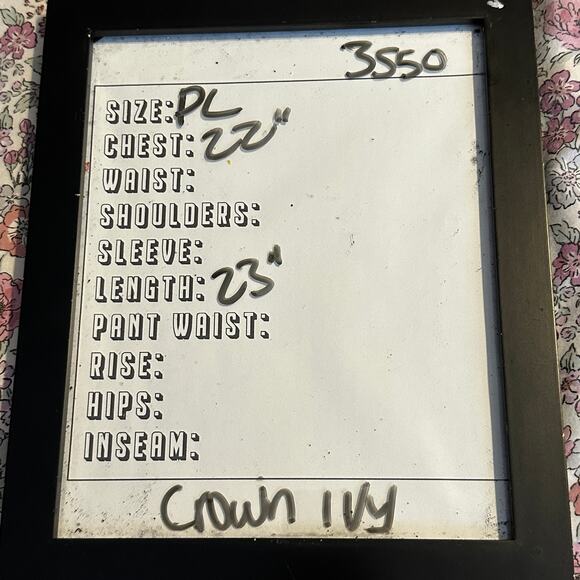 Crown & Ivy Top Petite Large Flowy Elephant Parade Print Peasant  Green - Picture 6 of 6